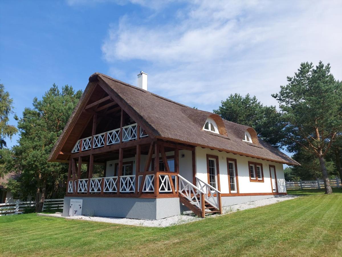 Villa Greyowka Dom Kryty Strzecha W Gardna Park Czysta Exterior foto